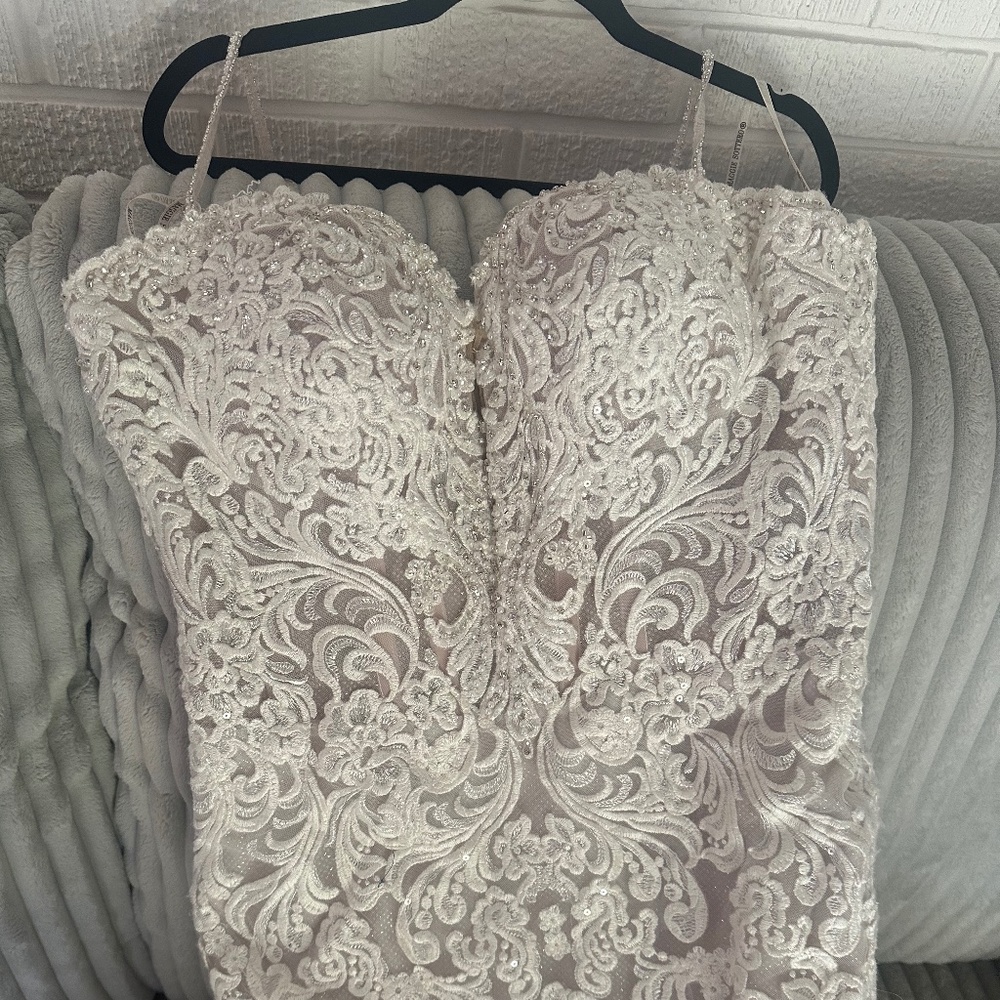 Fiona- Maggie Sottero - Picture 4 of 9